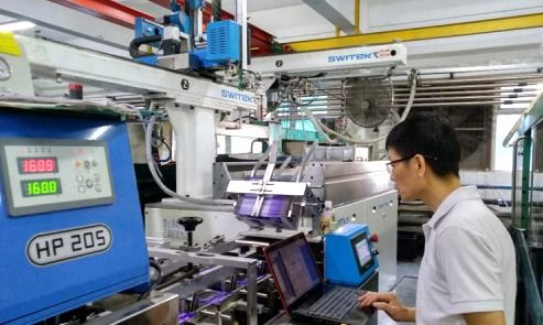 逆风前行 中美贸易战背景下开放型注塑企业的破局之道